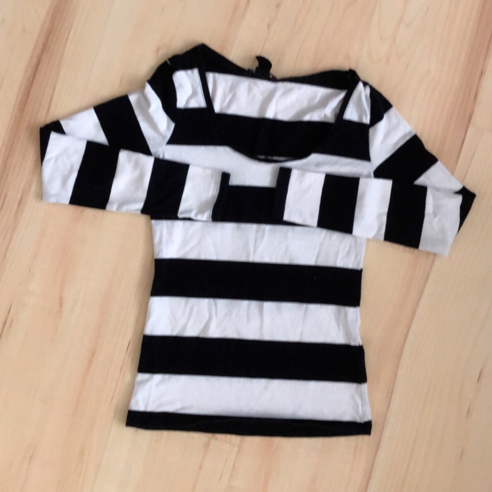 h&m scoop-neck black-striped cotton long sleeve